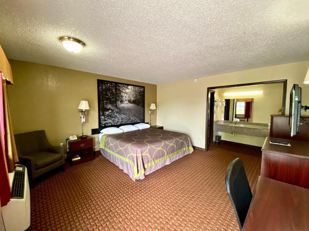 Hotel Super 8 By Wyndham Shawnee Exterior foto